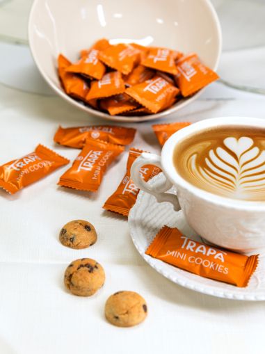 Бисквитки Trapa, мини, с шоколадови капки, 560 гр. (200 бр.)