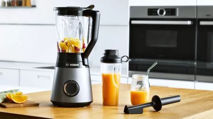 Блендер Bosch MMB6174S Series 4, VitaPower Blender, 1200 W, Glass ThermoSafe jug 1.5 l, Tritan ToGo bottle 0.6 l, Two speed settings and pulse function, ProEdge stainless steel blades made in Solingen, Silver