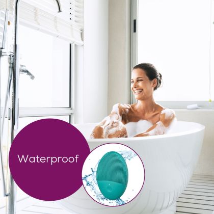 Уред за лице Beurer FC 52 Laguna silicone facial brush, 2-in-1 function - deep-pore cleansing & gently massage, Vibration technology, 15 intensities, Water-resistant, USB-C charging cable
