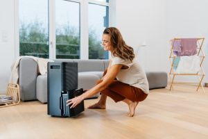 Влагоабсорбатор Beurer LE 250 Air Dehumidifier; up to 20 litre/day; rooms  40 to 60 cm2; Laundry drying function; Removable tank: 4.0 l; Automatic mode; Night mode; Timer;  2 fan levels; Environmentally friendly refrigerant R290