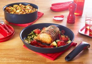 Комплект тигани и тенджери Tefal L1539053 Easy Cook & Clean 10pcs set : FP24/28 + SCP 16/20 with lids + sautepan 24 with lid  + 2 handles
