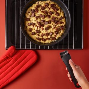 Комплект тигани и тенджери Tefal L1539053 Easy Cook & Clean 10pcs set : FP24/28 + SCP 16/20 with lids + sautepan 24 with lid  + 2 handles