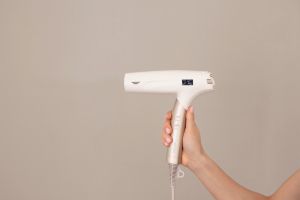 Сешоар Beurer HC 150 FusionDry Pro Hair dryer - Powerful, brushless motor, Ergonomic folding handle, Ion function, 3 heat & blower settings, cold air, Extra quiet, EasyClick - Magnetic attachments, LCD display, Bag