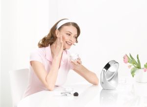 Козметично огледало Beurer BS 49 lluminated cosmetic mirror; 12 LEDs; 5 x zoom; 2 mirrors; 11 cm